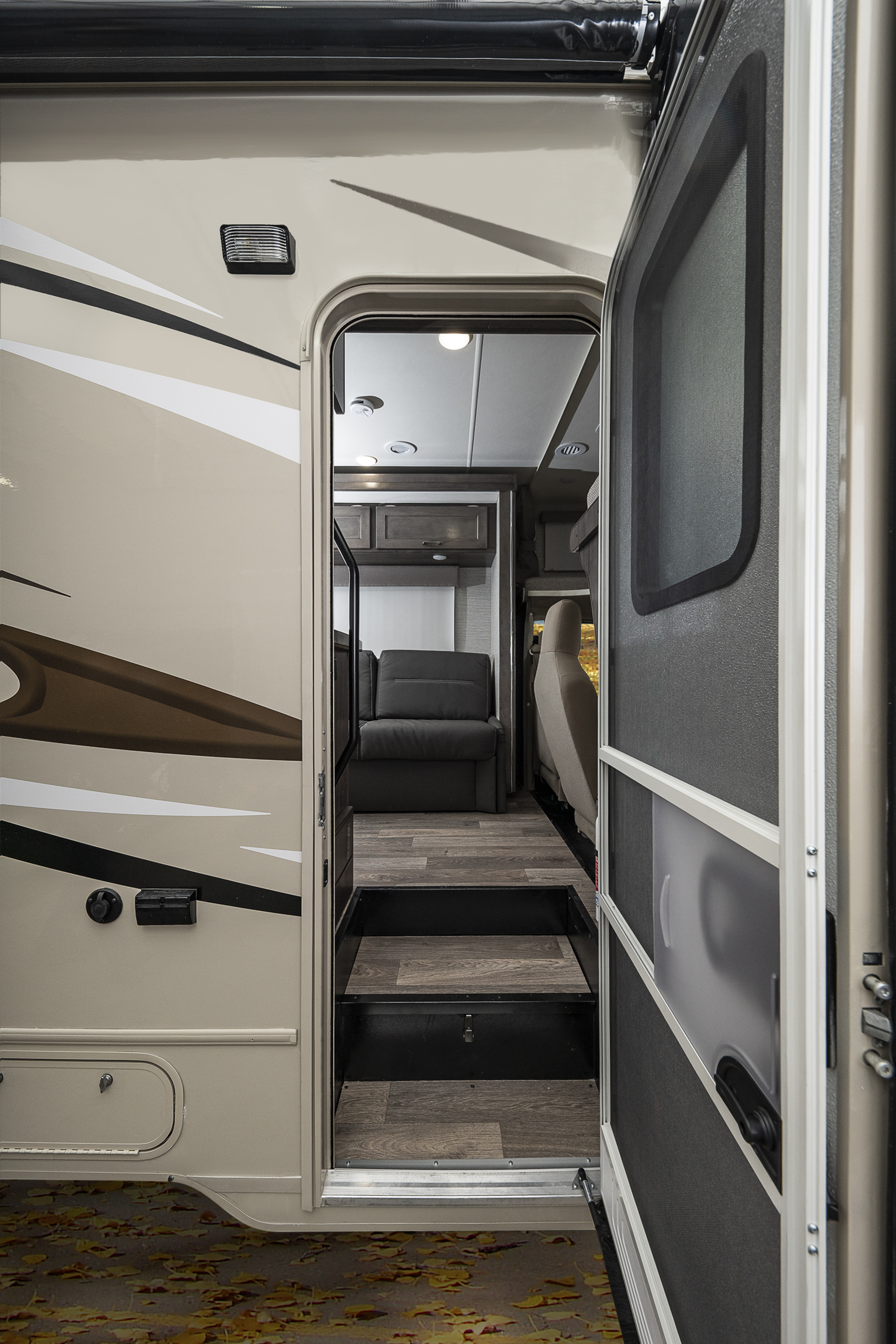 2026 Winnebago Minnie Winnie 26T photo 6